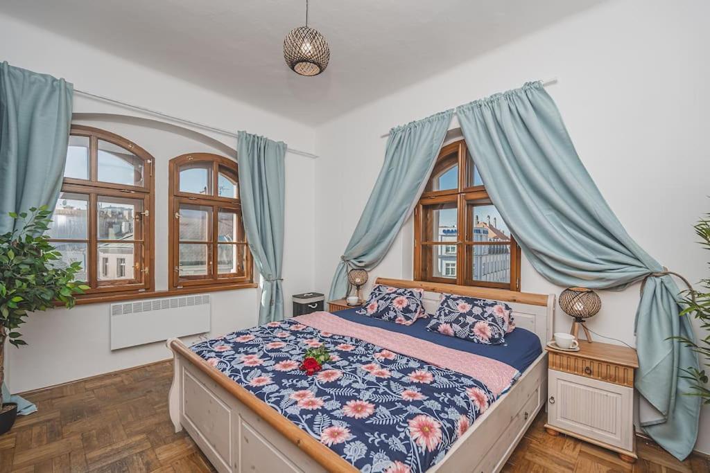 Carolina'S Romantic Apartment Hradec Králové 외부 사진