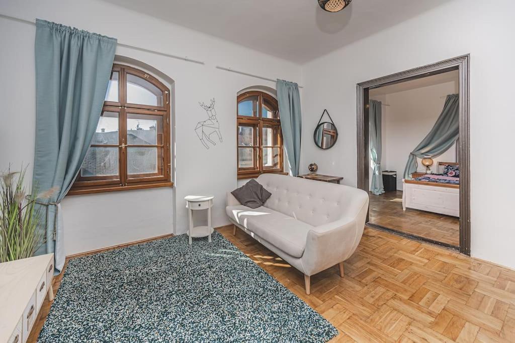 Carolina'S Romantic Apartment Hradec Králové 외부 사진