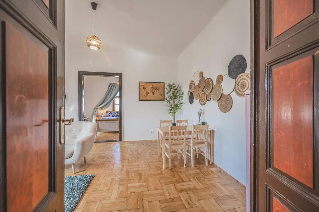 Carolina'S Romantic Apartment Hradec Králové 외부 사진